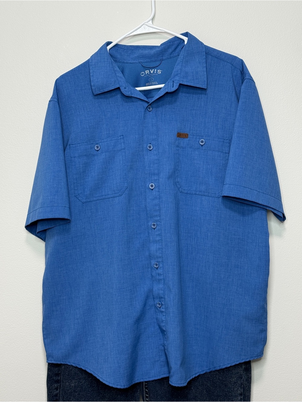 Orvis Men's Short-Sleeve Button-Down Shirt in Royal Blue